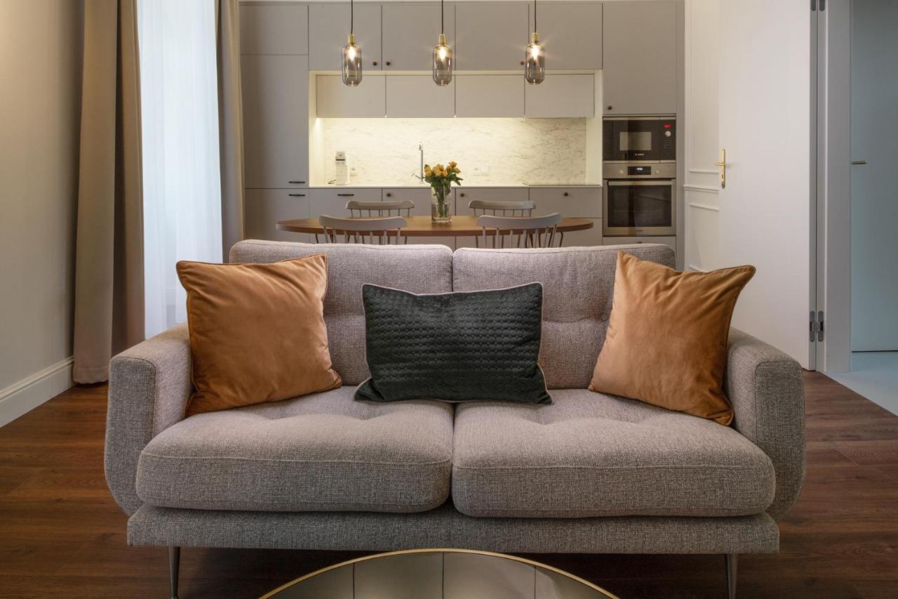 One-Bedroom Apartment,1144876433:JPEG